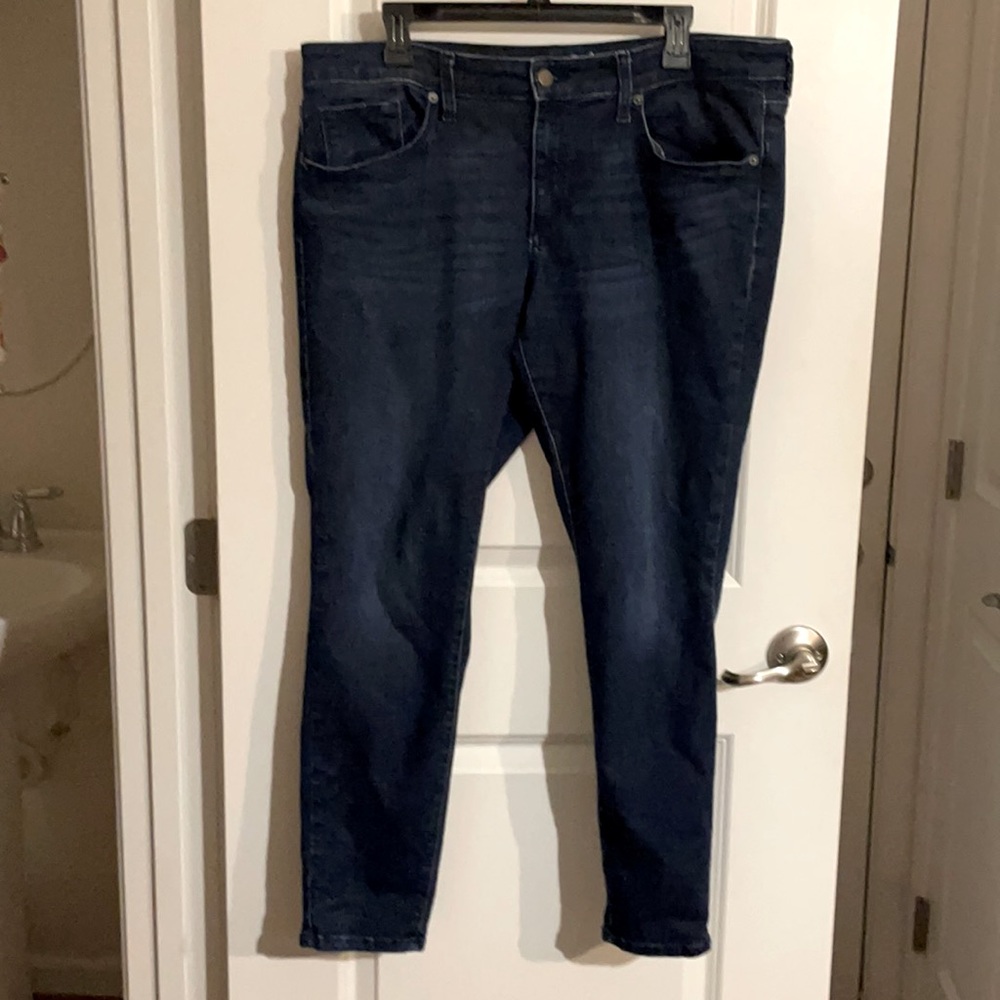 Universal Thread Jeans